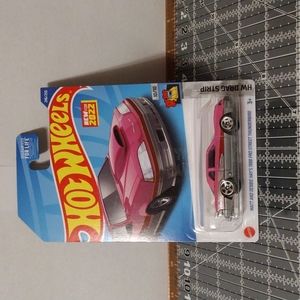 2022 HOT WHEELS MATT AND DEBBIE HAY’S 1988 PRO STREET THUNDERBIRD